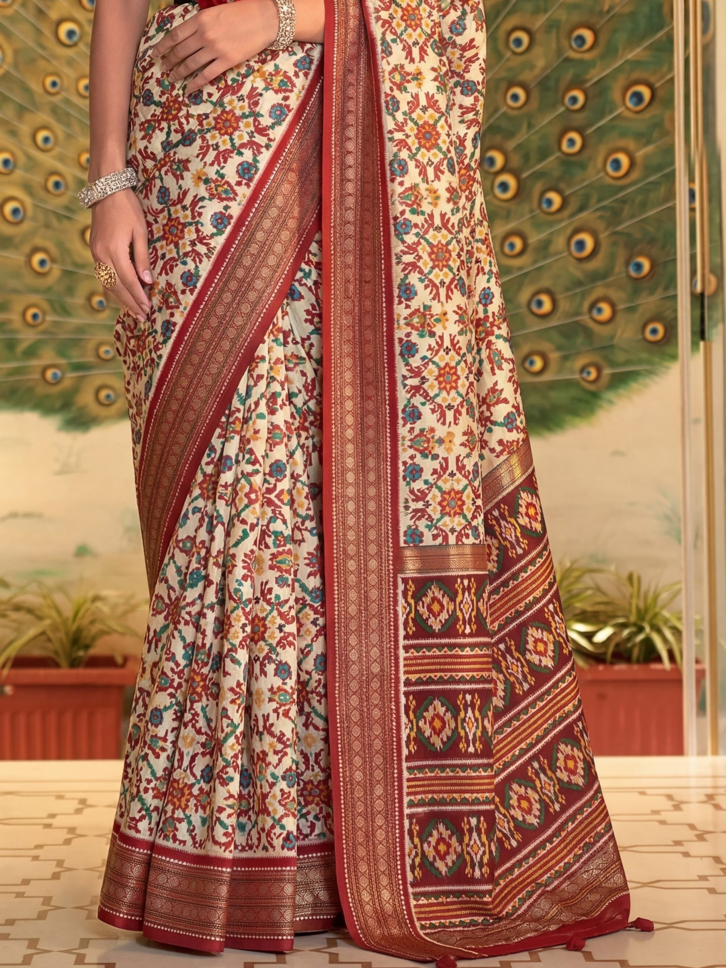 Mesmerizing White Patola Printed Silk Saree With Blouse