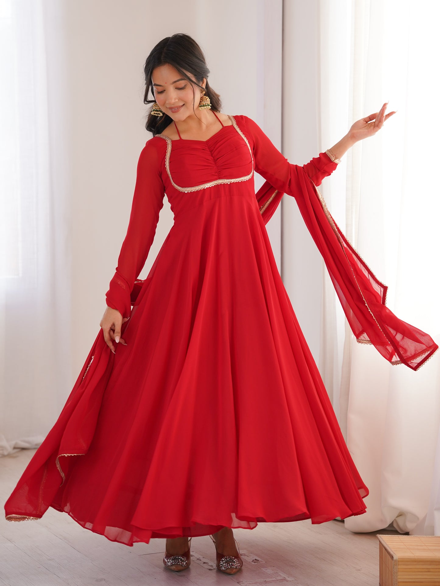 Eye-catchy Red Plain Georgette Wedding Wear Gown